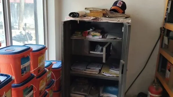 मधेपुरा : पेट्रोल पंप के ऑफिस में चोरी, 50 हजार रुपये समेत अन्य सामान गायब