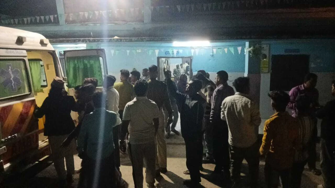 चौसा के घोषई में भीषण सड़क हादसा, आधा दर्जन लोग घायल