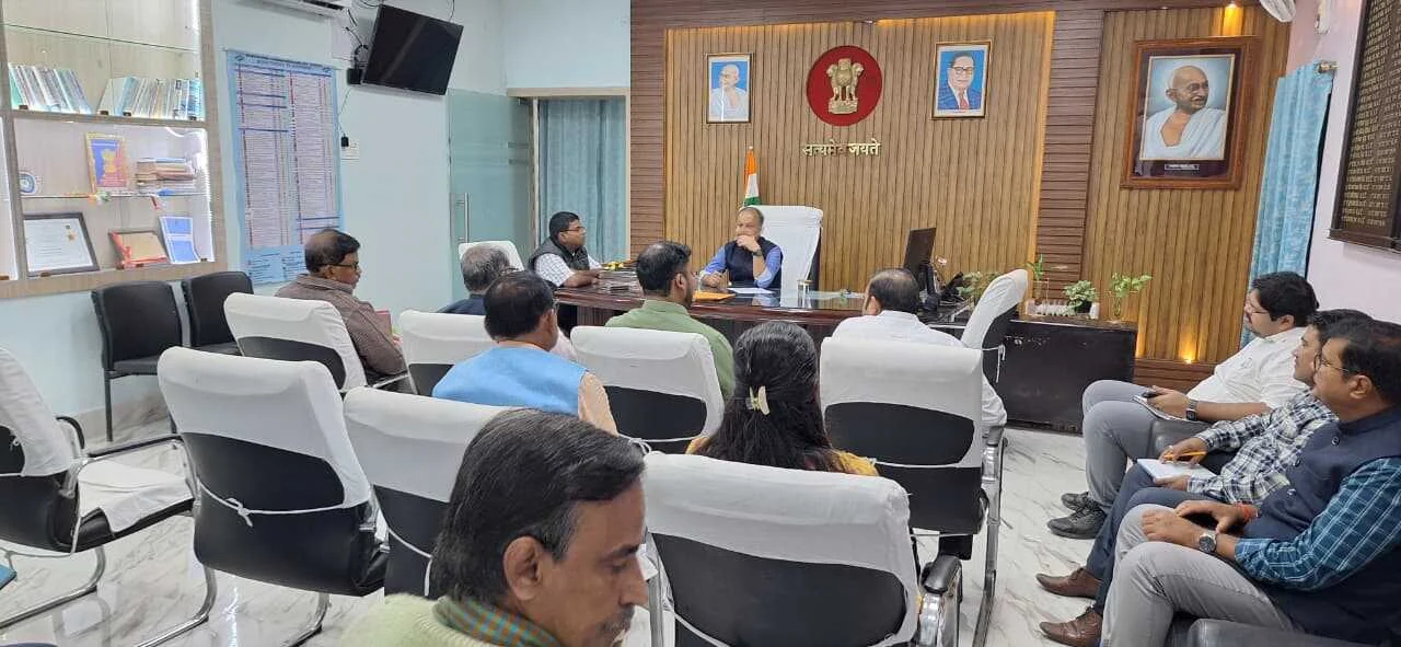 मत्स्यगंधा मेला आयोजन को लेकर जिलाधिकारी ने की बैठक, 10 दिसंबर से पटेल मैदान में होगा भव्य आयोजन।