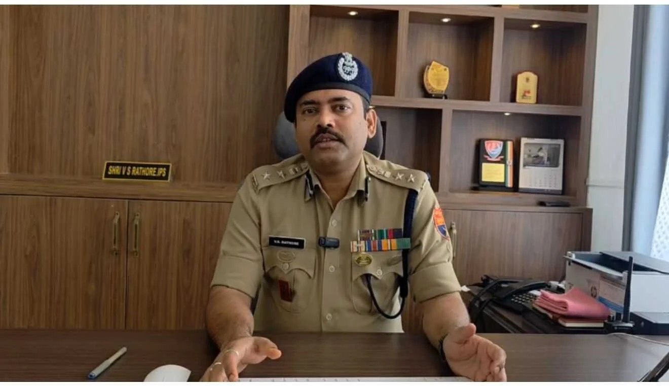 सिंघेश्वर के लाल विवेकानंद सिंह राठौर बने डीआईजी, गांव में जश्न का माहौल