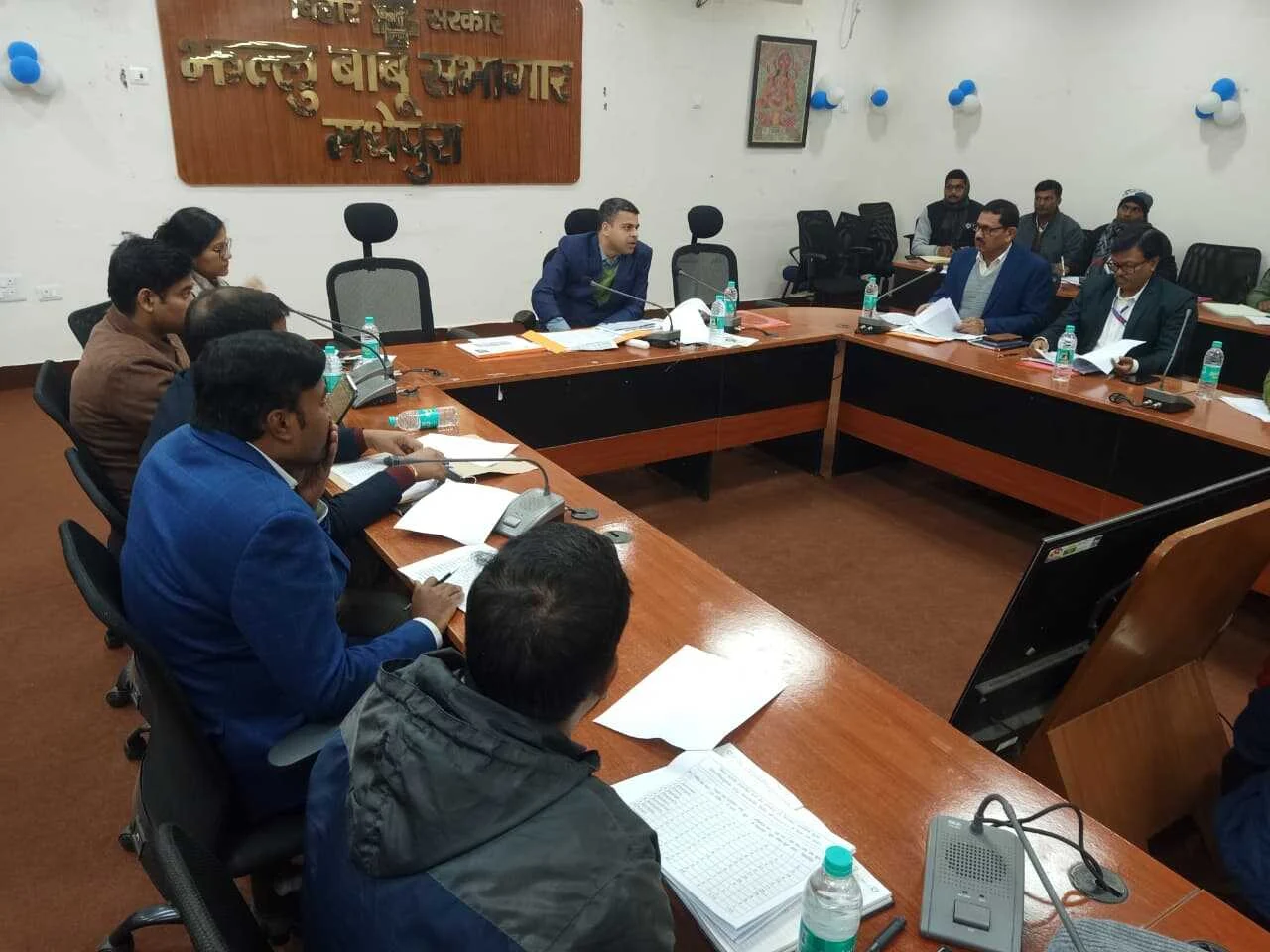 उद्योग विभाग की योजनाओं की समीक्षा बैठक, लक्ष्य पूरा न होने पर डीएम ने जताई नाराजगी