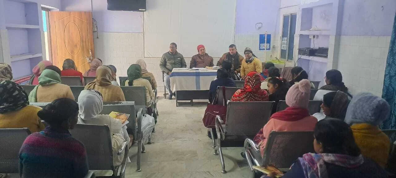 सीएचसी कुमारखंड में एएनएम की साप्ताहिक समीक्षा बैठक, स्वास्थ्य कार्यों को लेकर दिए गए आवश्यक दिशा-निर्देश