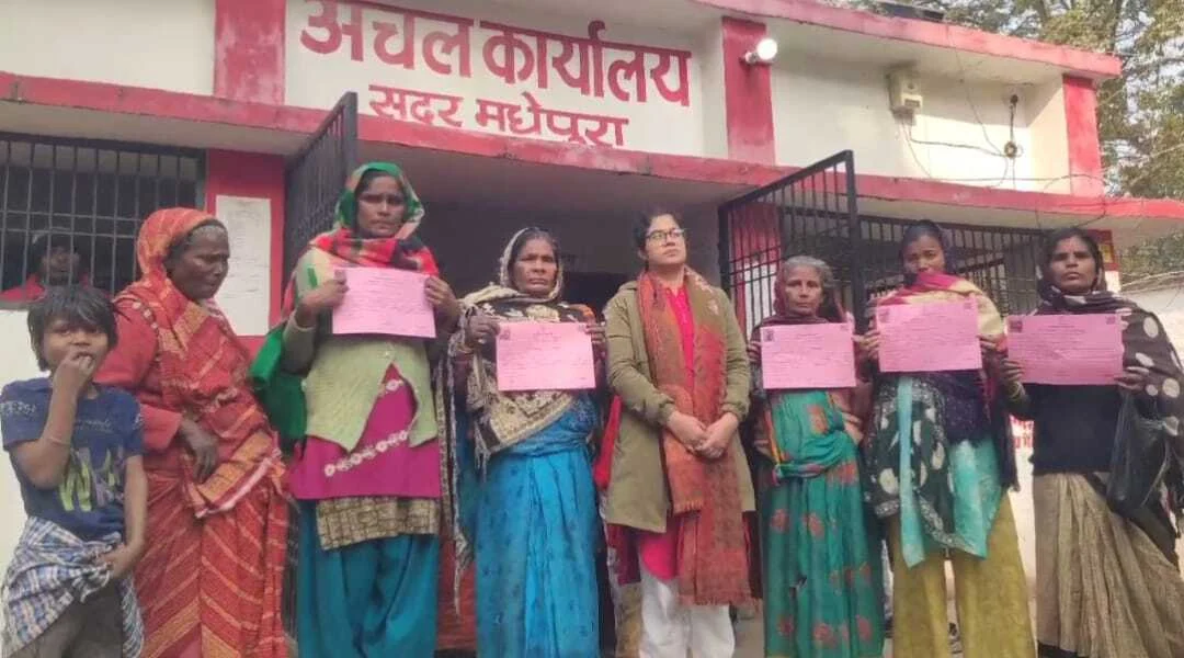 अभियान बसेरा–2 : मधेपुरा में 27 भूमिहीन परिवारों को मिला अपना आशियाना, प्रशासन की पहल से जगी नई उम्मीद