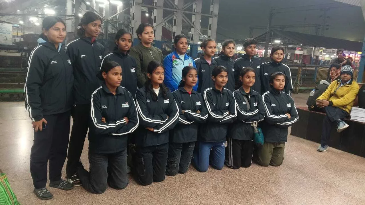 मधेपुरा की गायत्री कुमारी का राष्ट्रीय विद्यालय हैंडबॉल प्रतियोगिता में चयन