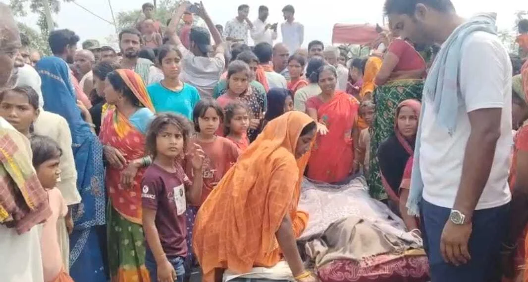 मधेपुरा ब्रेकिंग अपडेट : चौसा गोलीकांड में युवक की मौत, आक्रोशित ग्रामीणों ने सड़क जाम किया