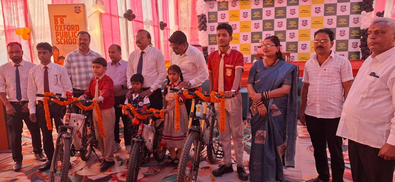 बीआर ऑक्सफोर्ड पब्लिक स्कूल में घोषित किया गया वार्षिक परीक्षा का परिणाम