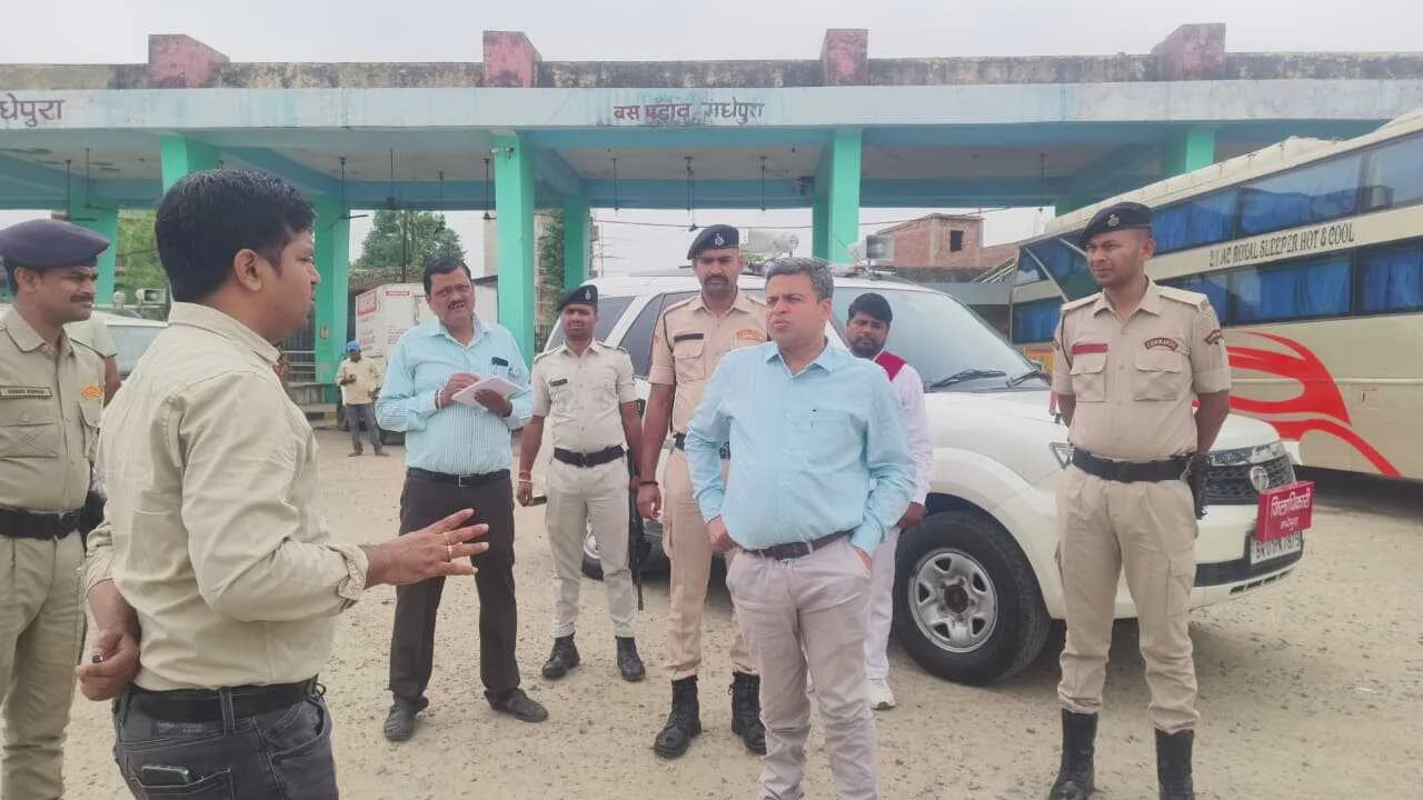 न्यू बस स्टैंड के शीघ्र संचालन को लेकर डीएम सख्त, दिए त्वरित कार्रवाई के निर्देश