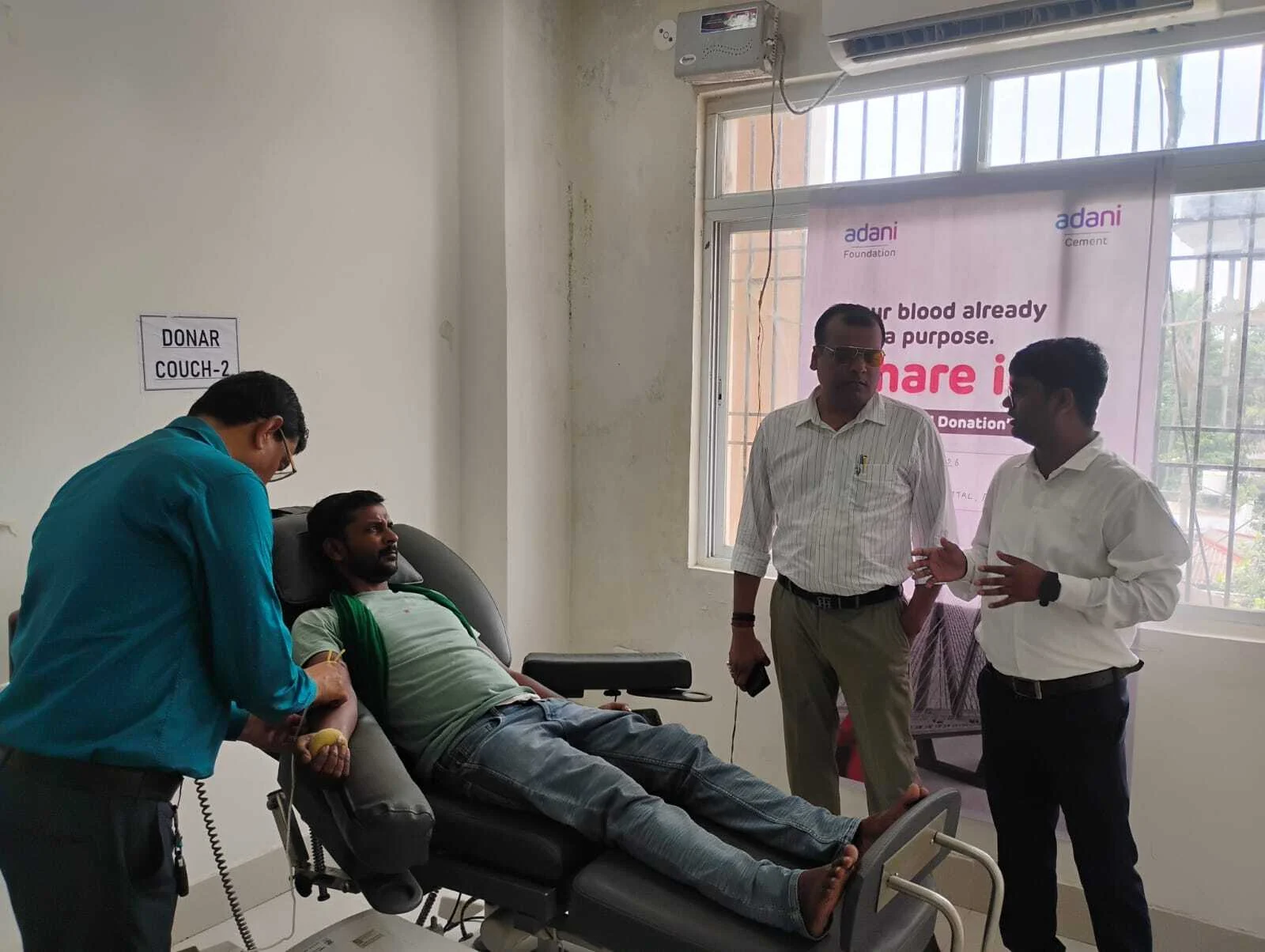 मधेपुरा सदर अस्पताल में एसीसी अदानी ग्रुप की ओर से रक्तदान शिविर आयोजित, 13 यूनिट रक्त संग्रह