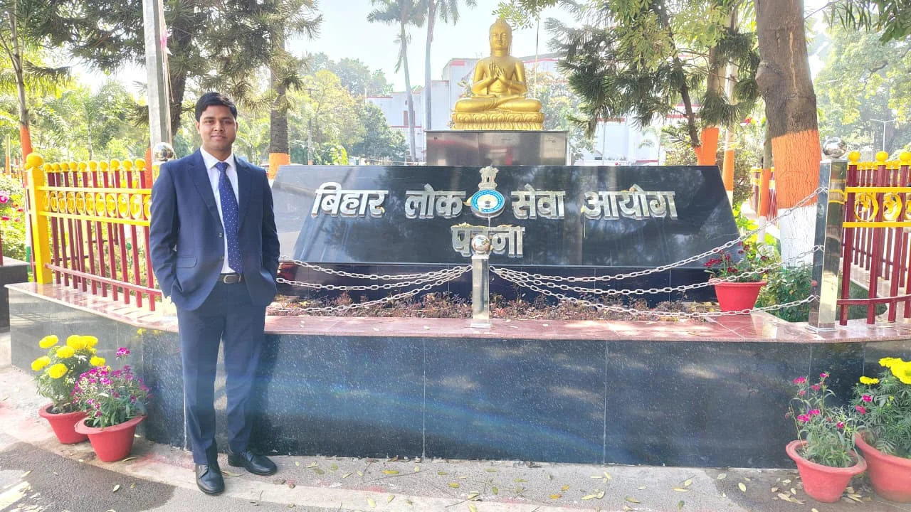 आटा चक्की चलाने वाले पिता का सपना हुआ साकार, सहरसा के शुभम बने BPSC अधिकारी, 831वीं रैंक लाकर बने ADTO