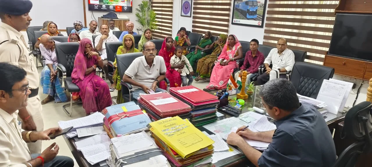 जनसुनवाई में 76 आवेदनों पर सुनवाई, संबंधित पदाधिकारियों को त्वरित निष्पादन के निर्देश