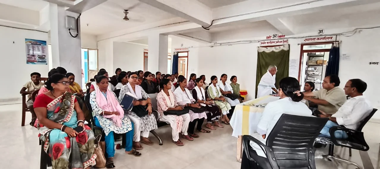 पुरैनी में एएनएम को मिला विशेष प्रशिक्षण, डोर-टू-डोर टीकाकरण व एनीमिया जांच अभियान पर दिया गया जोर