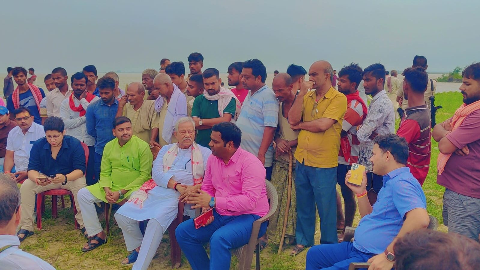 भ्रष्टाचार उजागर करने वालों पर कार्रवाई का आरोप, पूर्व प्रत्याशी नवीन निषाद ने विधायक व प्रशासन से मांगा जवाब