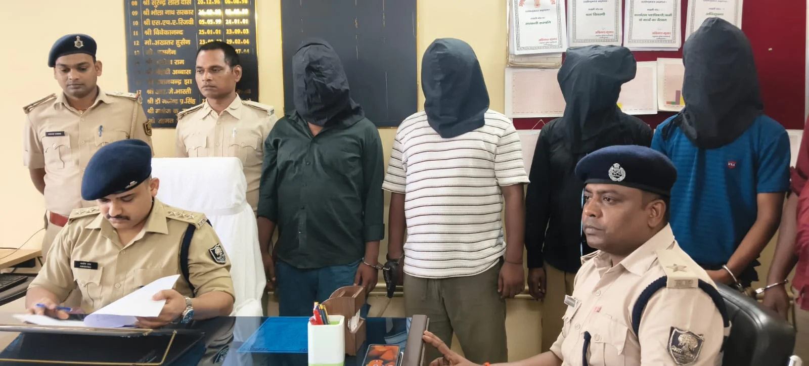 पुलिस की बड़ी सफलता: बड़ी वारदात की साजिश नाकाम, दो कट्टा व 25 जिंदा कारतूस के साथ पांच अपराधी गिरफ्तार