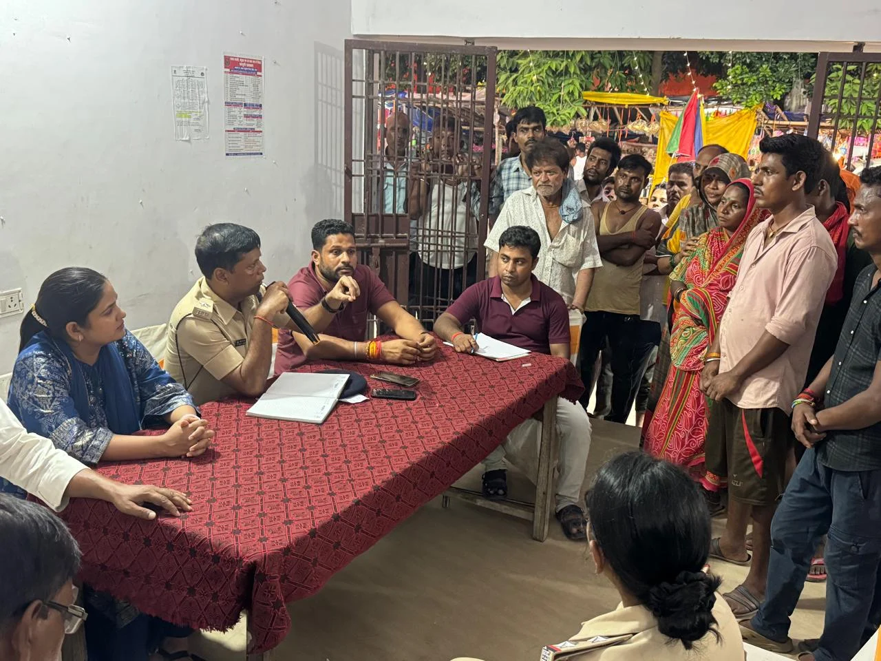 चार माह से वेतन लंबित होने पर सफाईकर्मियों ने रोका काम, ईओ ने समझा – बुझा कर काम पर वापस किया