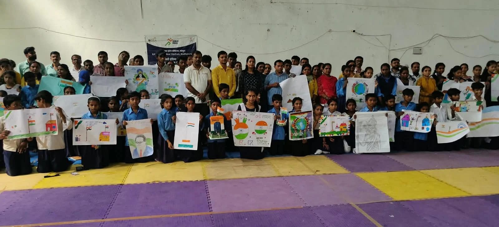 हर घर तिरंगा अभियान के तहत पेंटिंग एवं रंगोली प्रदर्शनी