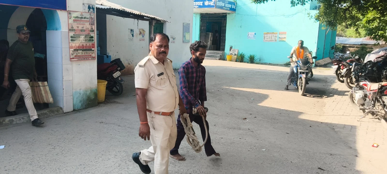 छात्रा से अश्लील हरकत, ब्लैकमेलिंग और वीडियो वायरल करने का आरोप; प्राइवेट शिक्षक गिरफ्तार, भेजा गया जेल