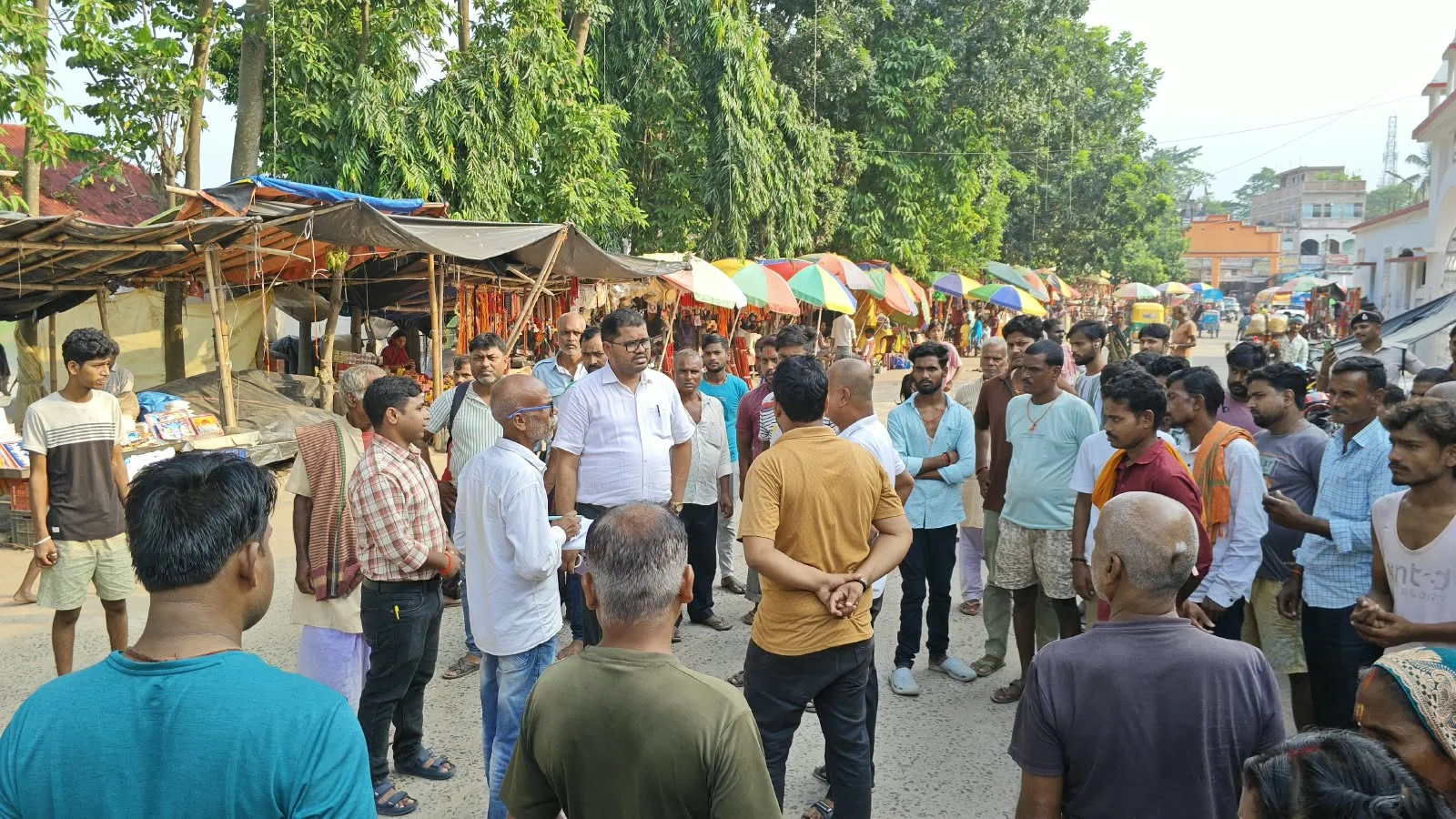पदभार ग्रहण करते ही एक्शन में दिखे मंदिर प्रबंधक,गुटखा किया जप्त,कर्मचरियों को भी दिया हिदायत