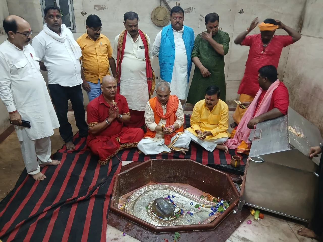 सिंहेश्वर नाथ मंदिर में हरिभूषण ठाकुर बचौल ने की विशेष पूजा