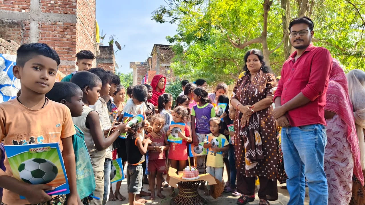 जन्मदिन पर पौधरोपण और जरूरतमंद बच्चों के बीच शैक्षणिक सामग्री वितरित कर विनीता भारती ने दिया समाजसेवा का संदेश